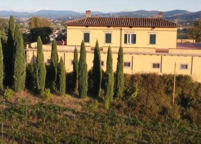In Il Castellaccio بيت للعطل