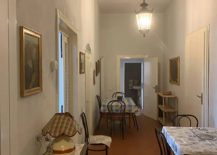 In Il Castellaccio بيت للعطل باغيو آ كايانو